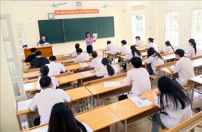 tổ chức thi tốt nghiệp THPT trên máy tính vào năm 2027